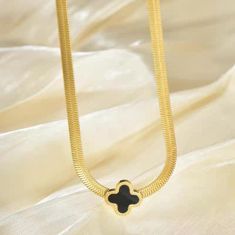 Clover Necklace