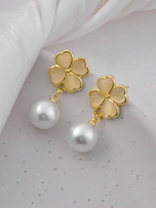 Clover Pearl Earring